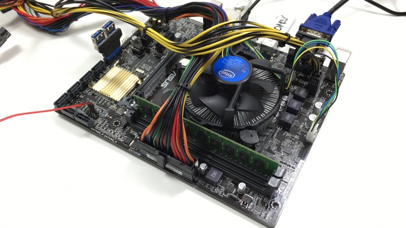 NAS Advanced 2.0 mit Skylake Pentium Prozessor und 6x SATA 25
